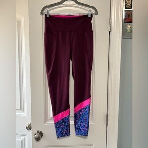 Lilly Pulitzer high rise weekender leggings in growl prowl cherry ganache
